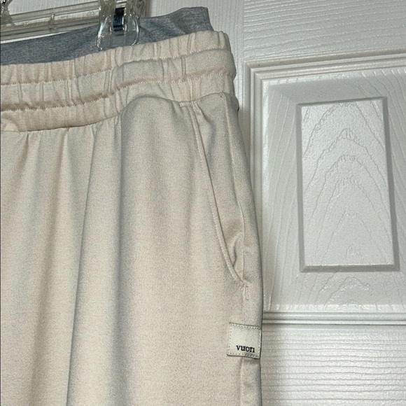 Vuori Halo Warm-Up Jogger - Women’s Size Large - Picture 6 of 9